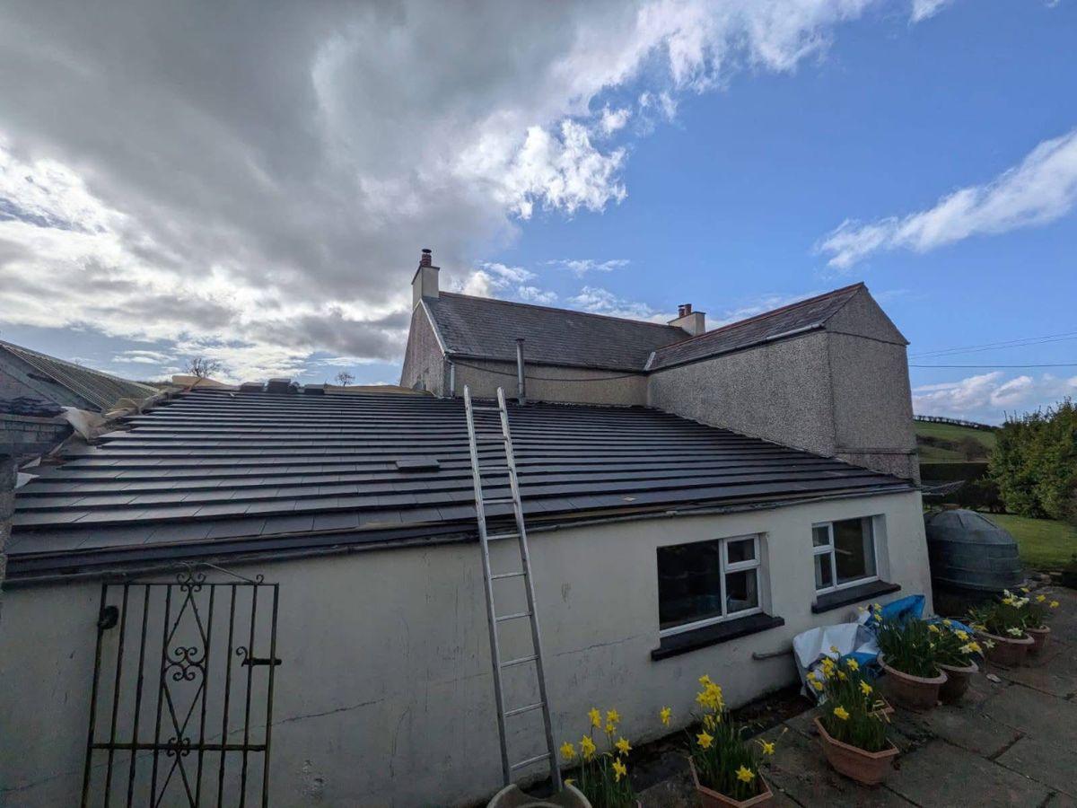 Complete roof replacement: after, by Pro Choice Roofing